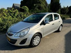 Grijs Gebruikt 2011 Opel Corsa Selection Hatchback | € 2.099 (Goede deal)
