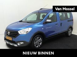 Blauw Gebruikt 2016 Dacia Dokker Stepway MPV | € 13.240 (Duur)