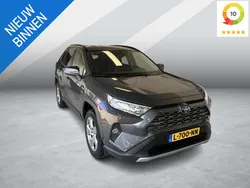 Grijs Gebruikt 2020 Toyota RAV4 Hybrid Style SUV | € 31.950 (Goede deal)