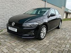 Zwart (metallic) Gebruikt 2019 VW Polo Comfortline Hatchback | € 12.750 (Eerlijke prijs)