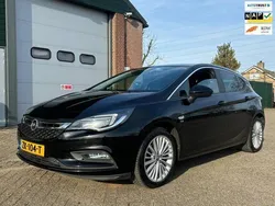 Zwart Gebruikt 2019 Opel Astra Edition Hatchback | € 11.300 (Eerlijke prijs)