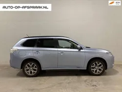 Blauw Gebruikt 2013 Mitsubishi Outlander P-HEV Instyle SUV | € 8.888 (Eerlijke prijs)