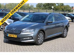 Grijs Gebruikt 2022 Skoda Superb Business Line Stationwagen | € 25.900 (Super prijs)