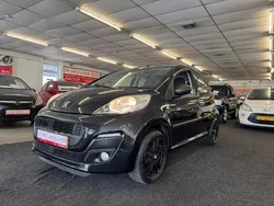 Zwart Gebruikt 2013 Peugeot 107 Active Hatchback | € 4.995 (Eerlijke prijs)