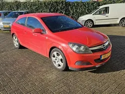 Rood Gebruikt 2006 Opel Astra GTC Edition Hatchback | € 1.850 (Eerlijke prijs)