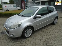 Grijs Gebruikt 2010 Renault Clio II Collection Hatchback | € 2.450 (Eerlijke prijs)