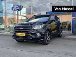 Zwart Gebruikt 2017 Ford Kuga ST-Line SUV | € 17.845 (Eerlijke prijs)