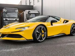 Geel Gebruikt 2022 Ferrari SF90 Coupé | € 449.950