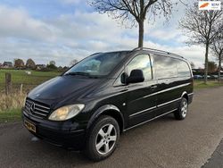 Zwart (metallic) Gebruikt 2010 Mercedes 320 | € 4.500