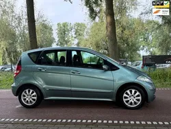 Blauw, metallic lak Gebruikt 2005 Mercedes A200 Classic MPV | € 1.599 (Goede deal)