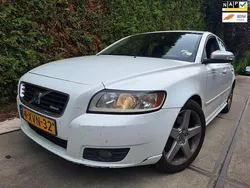 Wit, metallic lak Gebruikt 2008 Volvo V50 Momentum Stationwagen | € 2.100 (Goede deal)