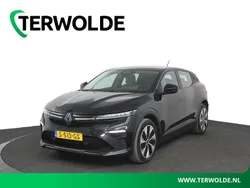 Zwart Gebruikt 2023 Renault Mégane Evolution Hatchback | € 23.945 (Goede deal)