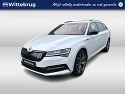 Wit, metallic lak Gebruikt 2020 Skoda Superb Business Line Stationwagen | € 27.950 (Eerlijke prijs)