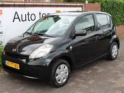Zwart, metallic lak Gebruikt 2007 Daihatsu Sirion Hatchback | € 3.700 (Duur)
