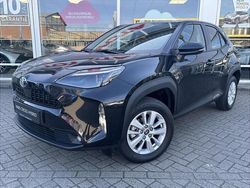 Zwart Gebruikt 2024 Toyota Yaris Hybrid Edition SUV | € 30.249 (Eerlijke prijs)
