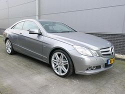 Grijs (metallic) Gebruikt 2011 Mercedes E250 Elegance Coupé | € 12.250 (Goede deal)