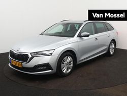 Grijs Gebruikt 2022 Skoda Octavia Business Line Stationwagen | € 22.944 (Eerlijke prijs)