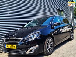 Zwart, metallic lak Gebruikt 2017 Peugeot 308 Allure Stationwagen | € 7.495 (Eerlijke prijs)