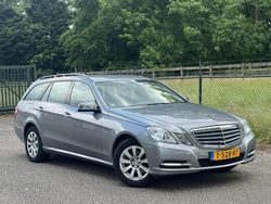 Grijs Gebruikt 2012 Mercedes E200 Elegance Stationwagen | € 9.950 (Super prijs)