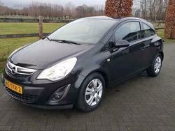 Zwart Gebruikt 2012 Opel Corsa Edition Hatchback | € 3.950 (Iets duurder)
