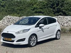 Wit Gebruikt 2016 Ford Fiesta ST-Line Hatchback | € 8.400 (Eerlijke prijs)