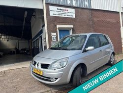 Grijs Gebruikt 2008 Renault Scénic II MPV | € 2.549 (Eerlijke prijs)