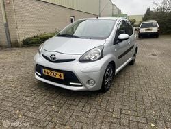 Grijs Gebruikt 2013 Toyota Aygo Hatchback | € 3.500 (Eerlijke prijs)