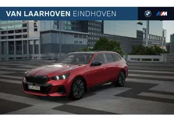 Rood, metallic lak Nieuw 2024 BMW 530 Executive Stationwagen | € 92.046