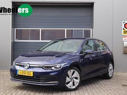 Blauw Gebruikt 2020 VW Golf VIII Style Hatchback | € 21.995 (Goede deal)