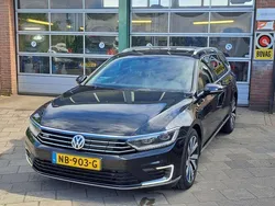 Zwart Gebruikt 2016 VW Passat Highline Stationwagen | € 15.950 (Eerlijke prijs)