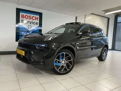 Zwart, metallic lak Gebruikt 2022 Lynk & Co 01 SUV | € 21.950 (Eerlijke prijs)