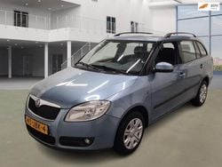 Blauw Gebruikt 2009 Skoda Fabia Ambiente Hatchback | € 2.450 (Eerlijke prijs)