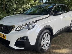 Wit (metallic) Gebruikt 2017 Peugeot 3008 Active SUV | € 11.450 (Eerlijke prijs)