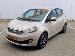 Grijs, metallic lak Gebruikt 2011 Kia Venga Hatchback | € 3.850 (Eerlijke prijs)