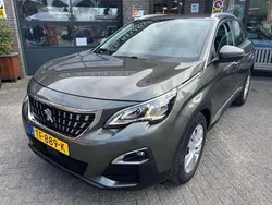 Grijs, metallic lak Gebruikt 2018 Peugeot 3008 SUV | € 14.250 (Eerlijke prijs)