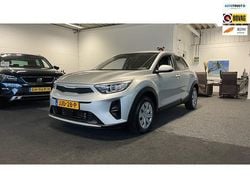 Grijs Gebruikt 2022 Kia Stonic SUV | € 16.495 (Super prijs)