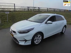 Wit Gebruikt 2022 Kia Ceed Hatchback | € 22.950 (Eerlijke prijs)
