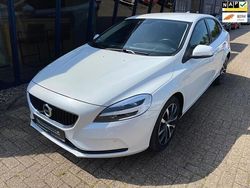 Wit Gebruikt 2019 Volvo V40 Momentum Stationwagen | € 15.945 (Goede deal)