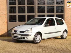 Grijs Gebruikt 2003 Renault Clio II Expression Hatchback | € 1.250 (Eerlijke prijs)