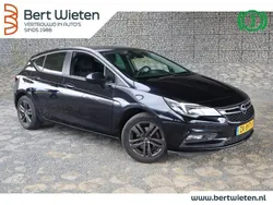 Blauw Gebruikt 2019 Opel Astra Edition Hatchback | € 12.440 (Eerlijke prijs)