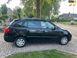 Zwart Gebruikt 2008 Skoda Fabia Ambiente Hatchback | € 1.950 (Eerlijke prijs)