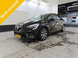 Zwart Gebruikt 2023 Renault Clio V Equilibre Hatchback | € 15.995 (Eerlijke prijs)