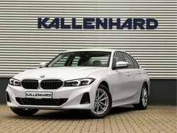 Wit, metallic lak Gebruikt 2023 BMW 320 Shadowline Sedan | € 37.875 (Goede deal)