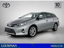 Grijs (metallic) Gebruikt 2014 Toyota Auris Touring Sports Executive Stationwagen | € 15.950 (Eerlijke prijs)