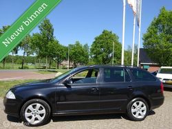Zwart Gebruikt 2007 Skoda Octavia Ambiente Stationwagen | € 2.499