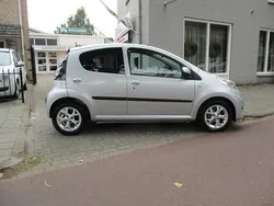 Grijs Gebruikt 2011 Citroën C1 Exclusive Hatchback | € 4.885 (Eerlijke prijs)