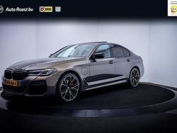 Grijs Gebruikt 2023 BMW 545e Executive Sedan | € 59.950 (Eerlijke prijs)