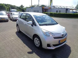 Grijs Gebruikt 2012 Toyota Verso-S Limited MPV | € 9.950 (Eerlijke prijs)