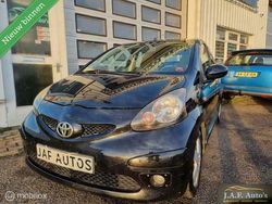 Zwart Gebruikt 2008 Toyota Aygo Sport Hatchback | € 2.450 (Eerlijke prijs)