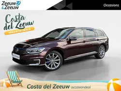 Crimson red Gebruikt 2018 VW Passat Highline Stationwagen | € 19.750 (Eerlijke prijs)